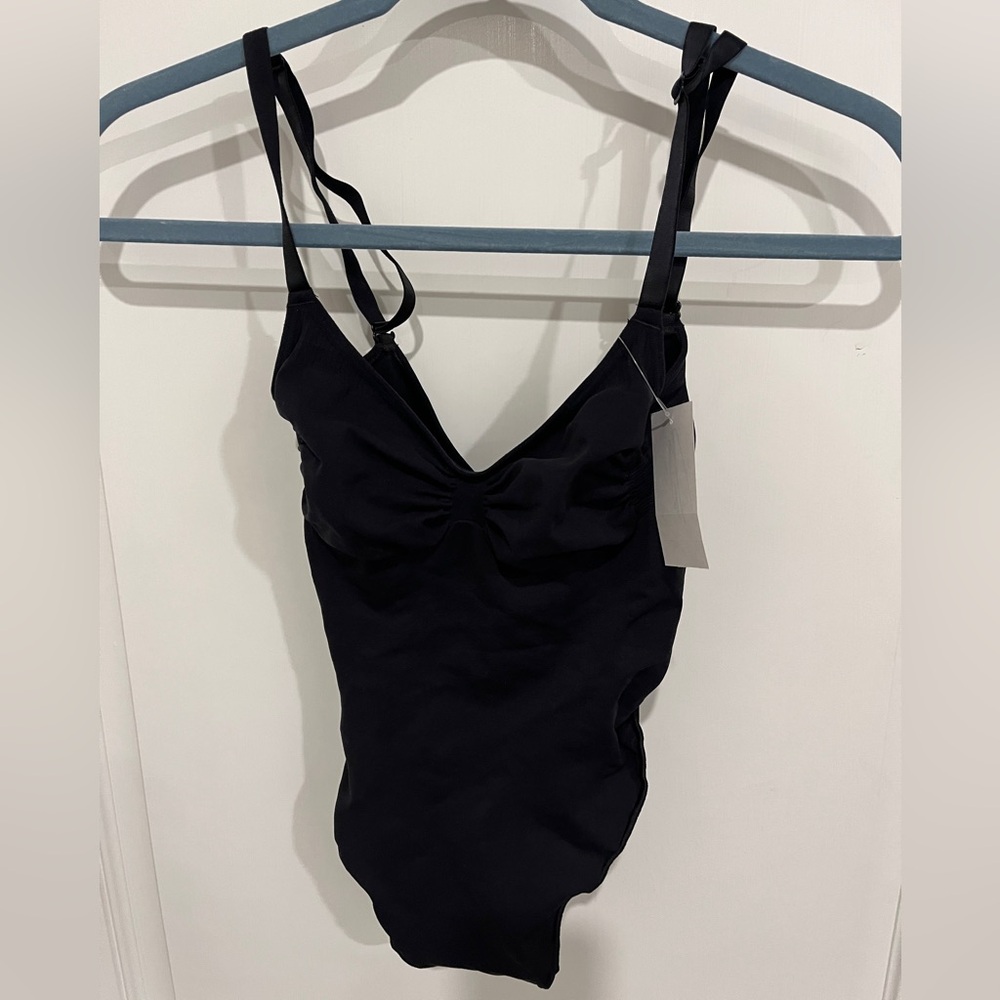 SKIMS Black Thong Shapewear - Picture 6 of 6